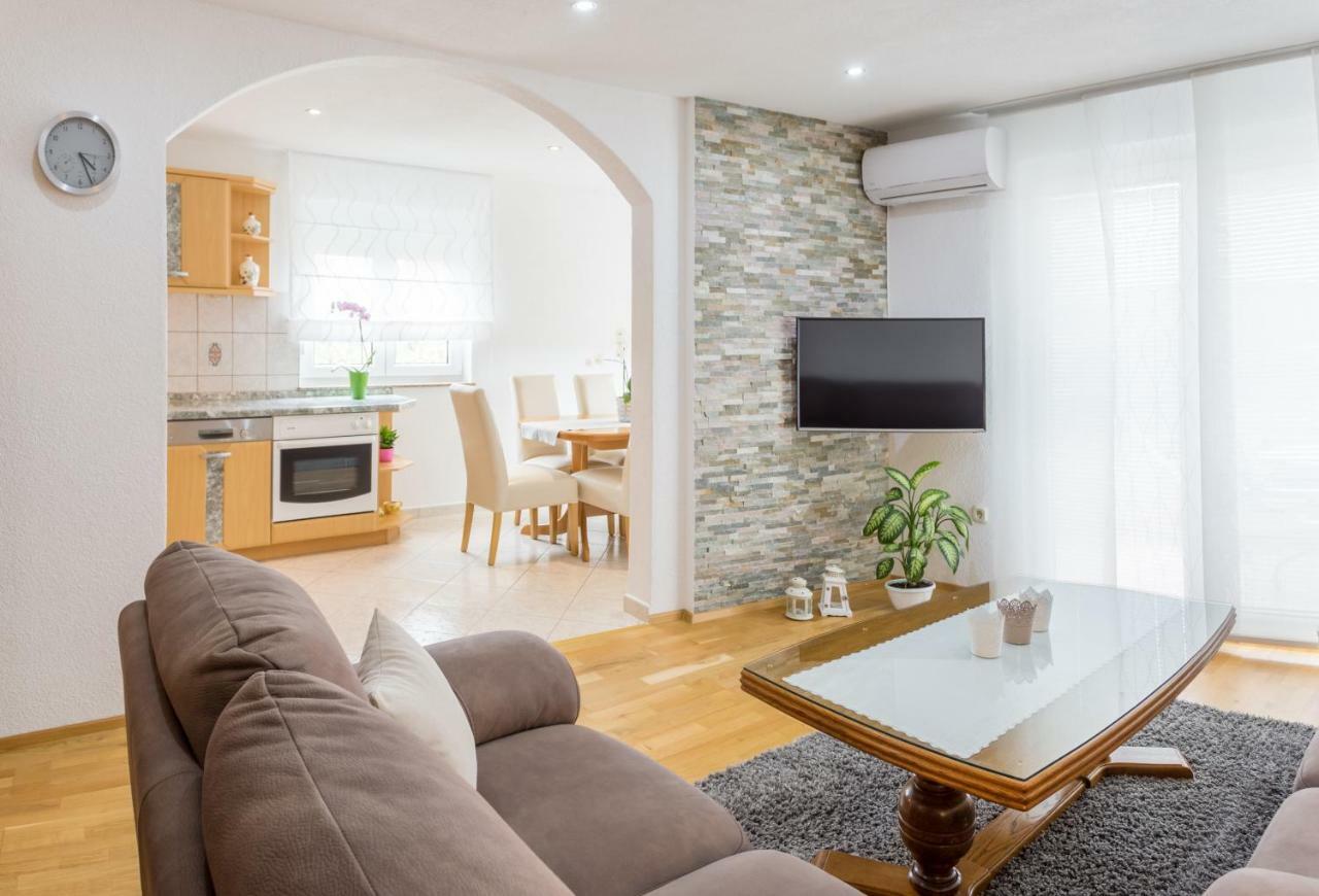 Apartments Contessa Novigrad  Exterior photo